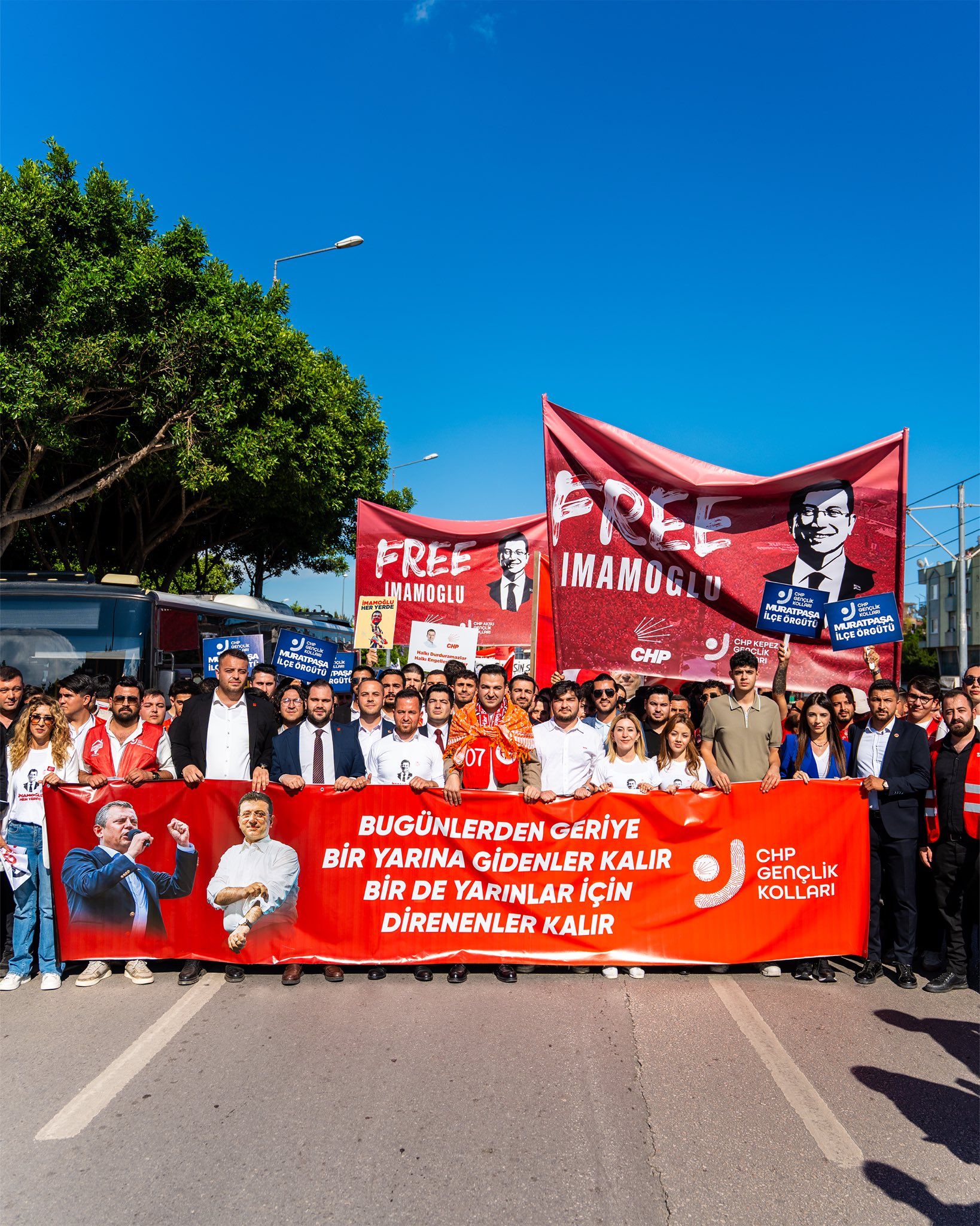 Gençlik Korteji İle Özgürlüğe Yürüyoruz.
